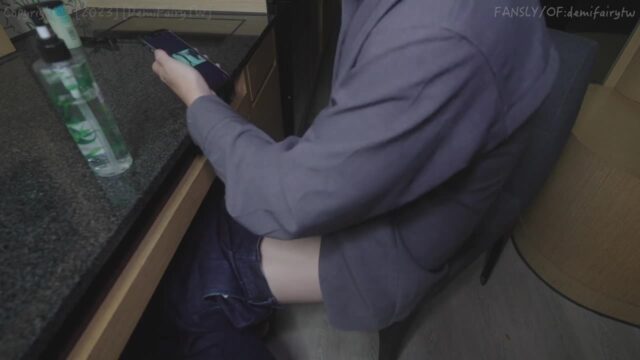 Vợ đang tập làm xà bông thảo mộc thử bọt dày đặc