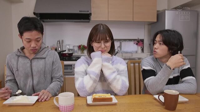 Chị Chủ Nhà Nghỉ Bị Khách Một Mình Nhưng Chơi Hai Lỗ Rên Xin Thêm