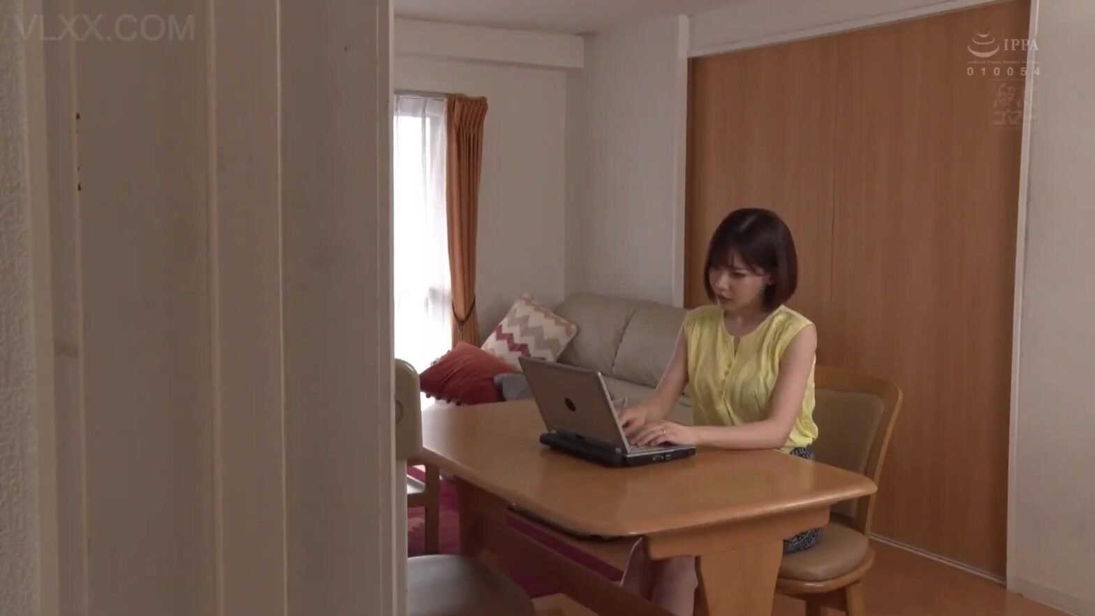 Gái Gọi Cao Cấp Bị Khách Nước Ngoài Chơi 3 Lỗ 8 Tiếng Không Dừng Creampie Tràn Ra Đít