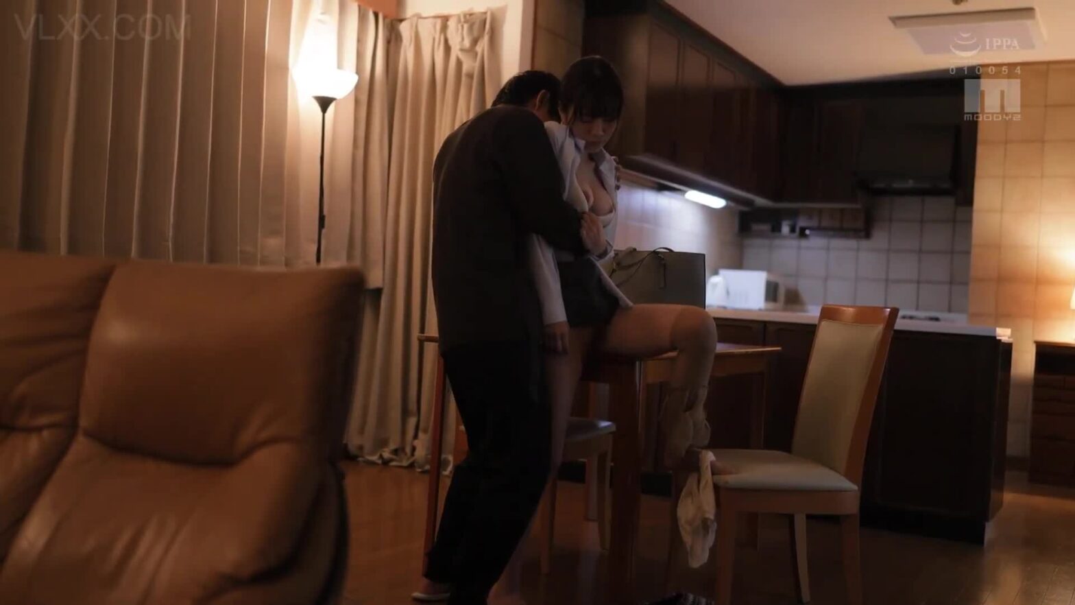 Nhóm Sinh Viên Tổ Chức Cuộc Thi Ai Chịch Lâu Nhất